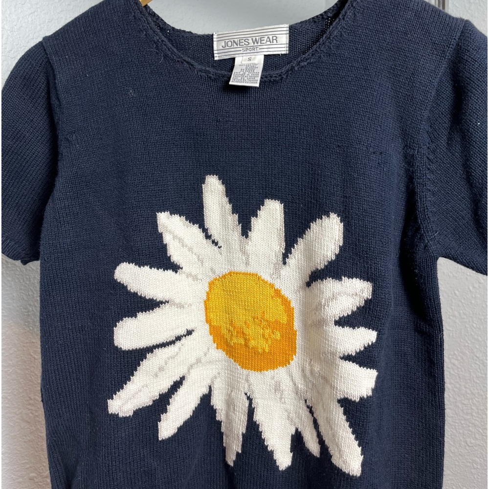 Jones Wear Sport Daisy Womens Tee - Picture 5 of 16